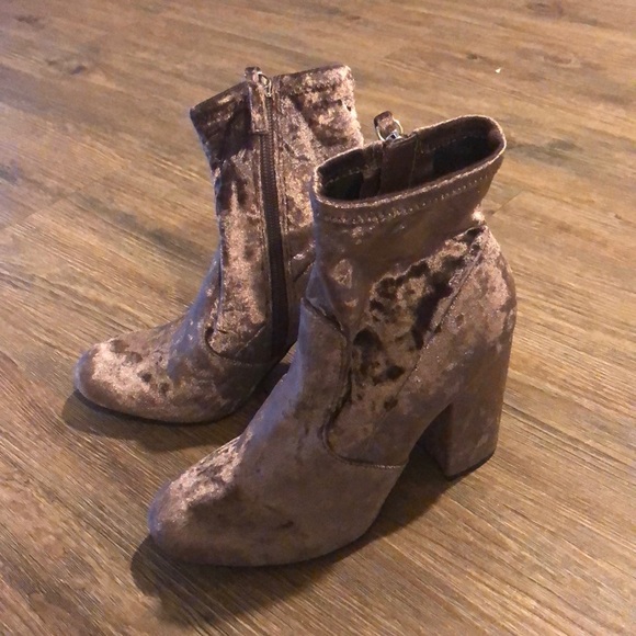 Steve Madden Sock Booties - Picture 1 of 5